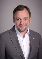 Dr. Sascha Slunder Dr. Sascha Slunder